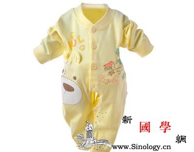 带孩子去滑雪穿什么衣服？_头盔-家长-衣服-建议-