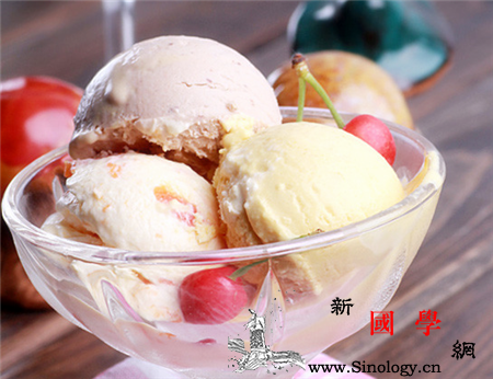 家庭自制冰淇淋的做法_桑葚-蛋黄-奶油-搅拌-