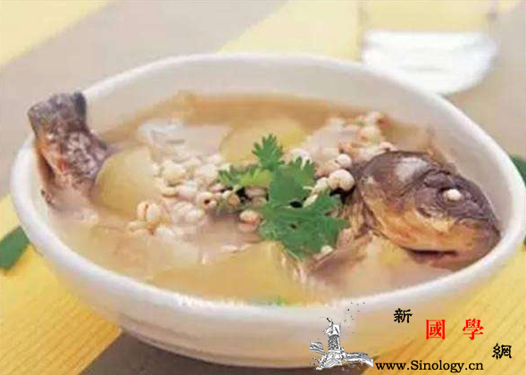 鲤鱼和什么一起炖好吃超营养美味的家常做法_茯苓-生姜-冬瓜-鲤鱼-