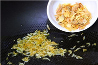 电饭煲南瓜焖饭最简单好吃的焖饭做法_电锅-葱头-虾米-南瓜-