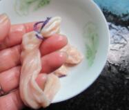 小肠灌蛋的做法真乃人间美味_料酒-生姜-温水-灌进-