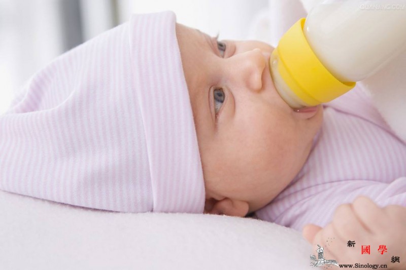 新生儿奶粉温度多少合适？新手妈妈学习要点_奶瓶-奶粉-配方-温度-