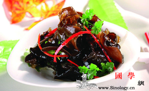 木耳怎么吃才能补铁吃过的人都说好_猪肝-木耳-倒入-适量-