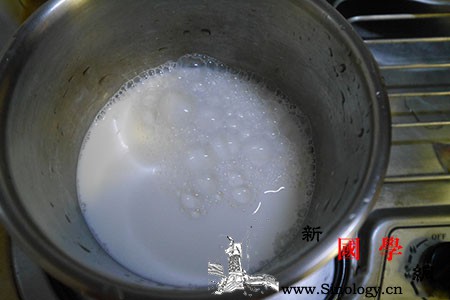 牛奶燕麦粥抗过敏的营养早餐粥_燕麦粥-主料-冰糖-鲜奶-