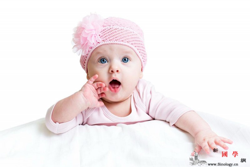 女宝宝也会来月经怎么回事刚出生的女宝宝竟然_雌激素-增殖-分泌物-充血-