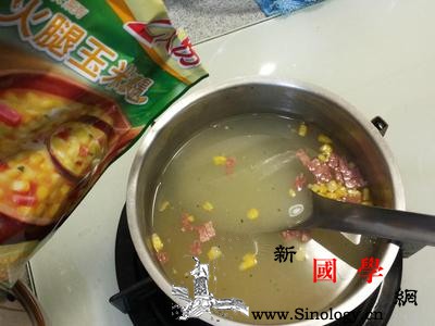 咸蛋瘦肉粥的做法简单易学懒人料理_咸蛋-葱花-倒入-主料-