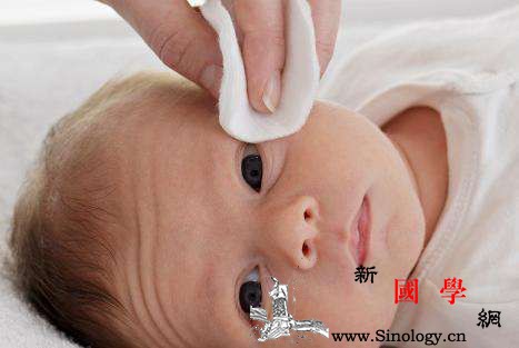新生儿眼睛怎么护理小宝宝眼睛健康知识大全_斜视-分泌物-护理-健康知识-