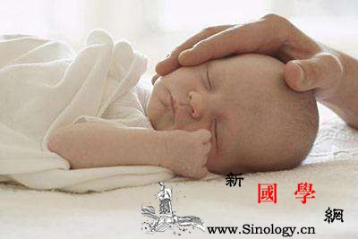 早产儿抚触按摩给早产宝宝按摩的手法推荐_早产儿-早产-拇指-手法-