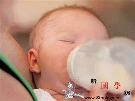 新生儿人工喂养的食量标准冲奶的正确方法一篇_食量-喂养-奶粉-宝宝-
