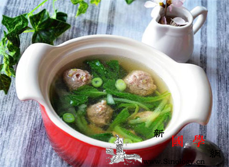 小白菜丸子汤的家常做法_料酒-葱花-丸子-淀粉-