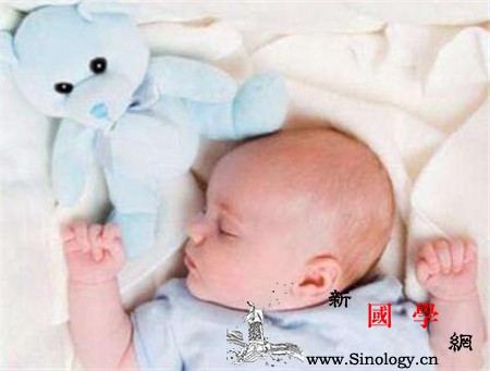 新生儿睡觉多正常吗_仰卧-睡姿-睡眠-睡眠时间-