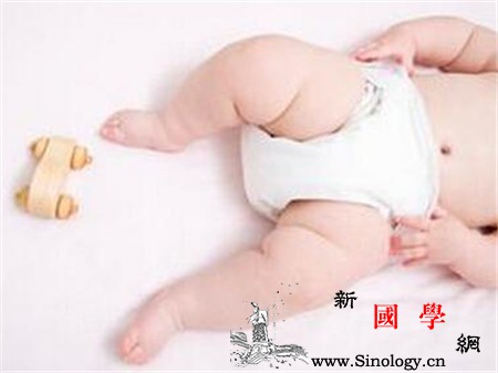 新生儿穿多大的纸尿裤NB还是S？_尿布-肚脐-宝宝-宝贝-