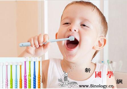 儿童几岁可以刷牙_乳牙-驼背-牙龈-牙刷-