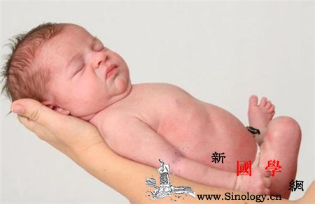 哪些新生儿需要住保温箱_早产儿-黄疸-医护人员-婴儿-