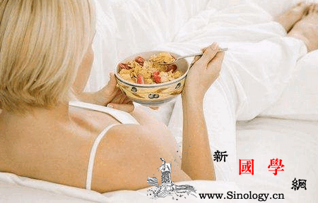 临产前别乱吃食物三吃和三不吃孕妈都知道吗_待产室-临产-产妇-会给-