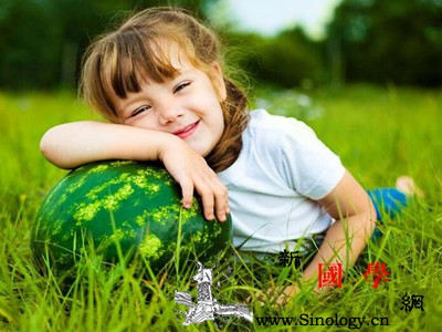 五岁半的女孩身高体重标准_身长-蛋白质-五岁-维生素-