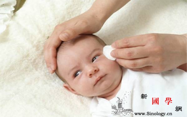 新生儿鼻泪管堵塞怎么办护理与治疗方法是什么_按压-眼药水-分泌物-阻塞-