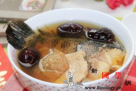 产妇黑鱼汤的做法_黑鱼-鱼骨-青豆-鱼汤-
