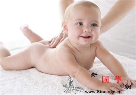 早产儿怎样训练抬头_早产儿-肌肉-趴着-抬头-