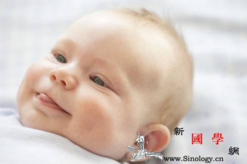 新生儿喜欢看什么东西最佳视觉距离是多少_脸谱-什么东西-轮廓-图形-