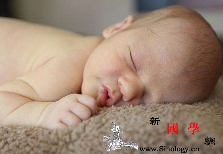 新生儿睡觉抽搐怎么办？症状有哪些？_惊厥-抽动-抽搐-症状-