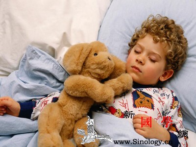 儿童睡觉时四肢抖动肌阵挛用吃药吗_抽搐-抽筋-抖动-吃药-