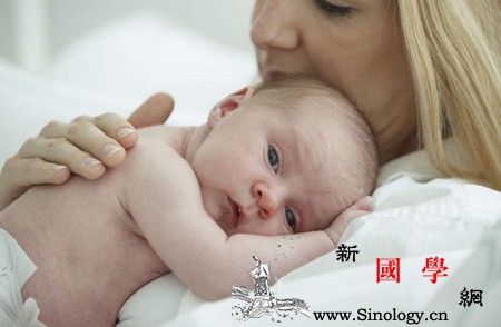 护理新生宝宝从头开始！_囟门-头发-洗头-头皮-