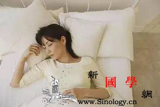 女性睡眠姿势不对也会导致不孕你信吗？_侧卧-仰卧-睡姿-子宫-怀孕准备