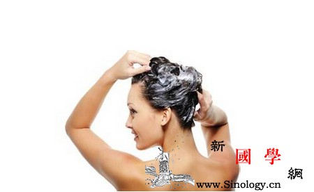 产后大把掉头发头皮痒得不行是怎么回事？_头发-洗头-产后-妈咪-