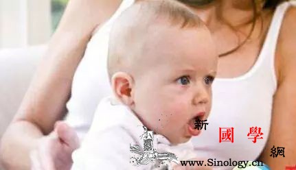 新生宝宝为什么总打嗝？缓解宝宝打嗝妈妈这样做_打嗝-食道-喂奶-缓解-