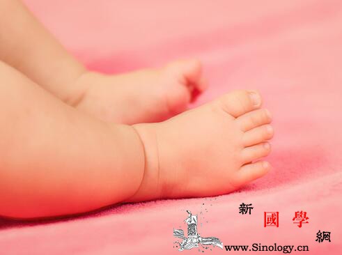 宝宝脚背上长了一些像鸡皮疙瘩一样的会痒是怎么_脚背-真菌-鸡皮疙瘩-碱性-