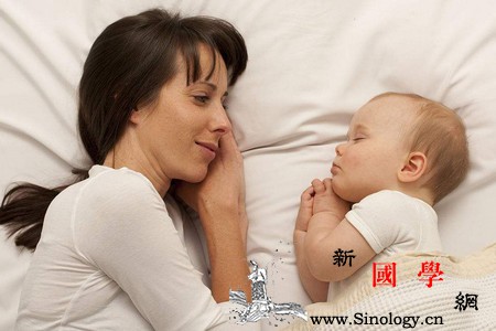 新生儿眼屎多又黄又粘怎么办？_眼屎-棉签-细菌-清洗-