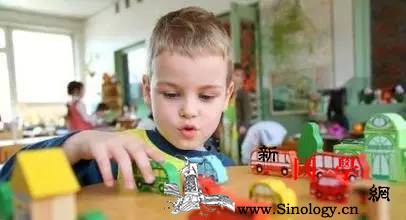 孩子在家?在园表现不一怎么办？_讲讲-教养-上托-幼儿园-