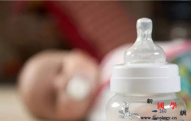新生宝宝需要几个奶瓶？奶瓶你使用对了吗？_几个-奶嘴-喂奶-奶瓶-