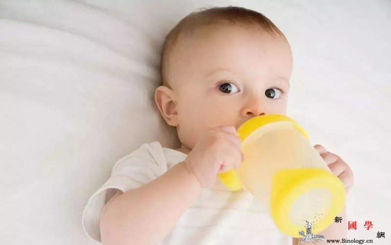 婴幼儿喝水有讲究哪些事项需要多加注意？_升水-摄入-矿物质-婴幼儿-