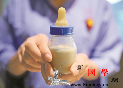 新生儿喝奶粉怎么控制食量_食量-喂奶-喂养-奶粉-