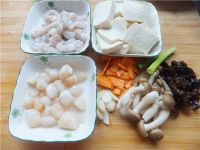 三鲜豆腐汤_鲜贝-主料-虾仁-木耳-