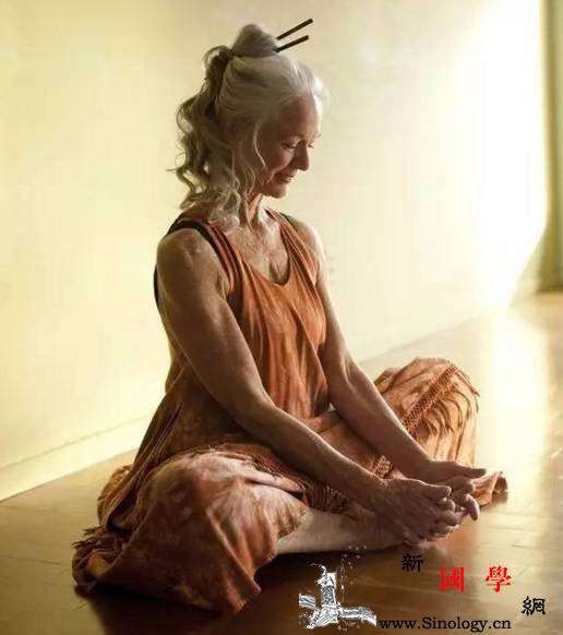 会痛经的女孩子请试一试这个瑜伽动作~_骨盆-还能-痛经-挺直-怀孕准备