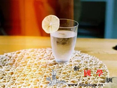 每天喝多少水_会有-便秘-排出-肠胃-