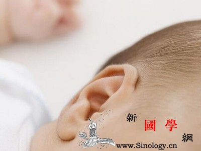 耳朵后面长了个软包_皮脂腺-毛囊-淋巴结-囊肿-