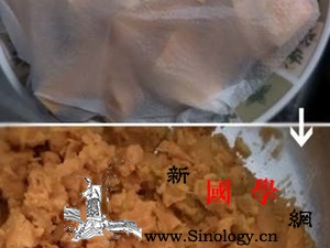 红豆南瓜纸杯蛋糕_面糊-刮刀-沾湿-拌匀-