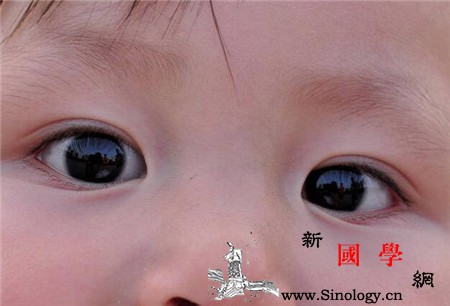 宝宝眼睛眨个不停的原因_眼睑-眼部-频繁-泪液-