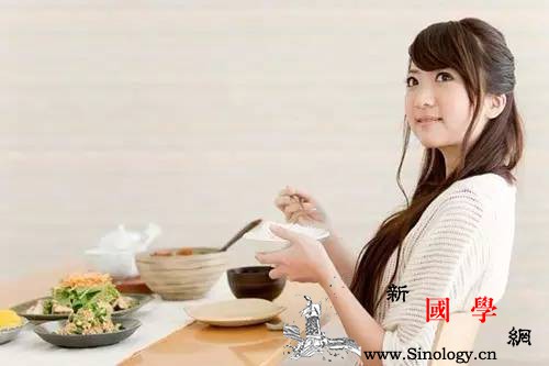 月子里妈妈爱喝汤纠正3种补汤喝错法_奶水-雌激素-山药-月子-