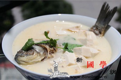 产后催奶食谱之奶白鲫鱼豆腐汤_料酒-鲫鱼-结石-催奶-