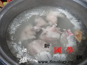 产后催奶食谱之通草猪蹄汤_通草-猪脚-猪蹄-洗净-
