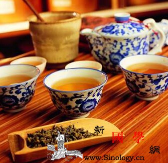 给宝宝喝茶的危害_会使-矿物质-肠胃-喝茶-