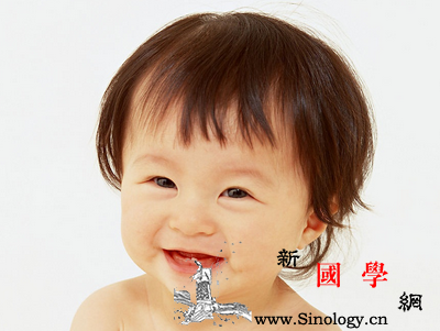 宝宝厌奶期是什么时候_长牙-征状-个月-吃奶-