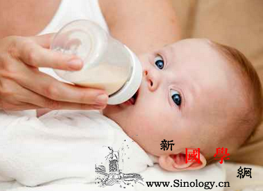 宝宝厌奶期的表现_喂养-进食-果汁-配方-