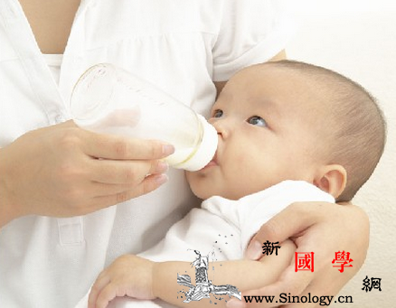 宝宝配方奶粉喂养量_增加量-断乳-喂养-奶粉-
