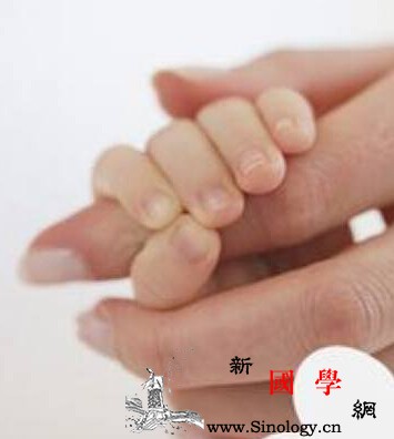 宝宝指甲盖上有白点是怎么回事_指甲盖-白点-蛔虫-脾胃-